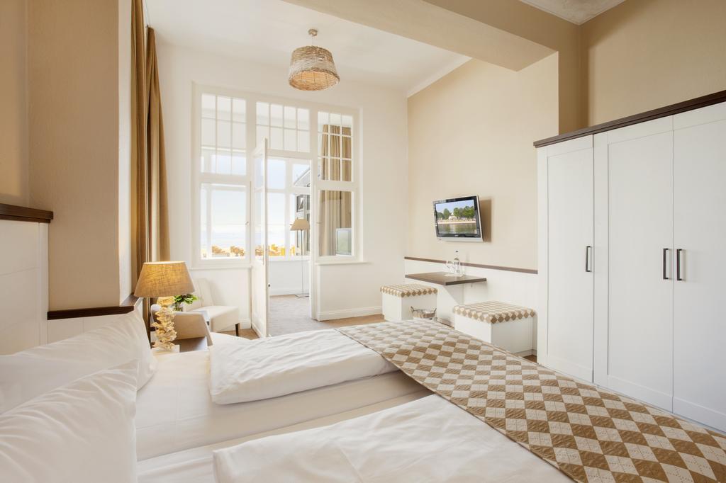 Hotel Strandschloesschen Lübeck Dış mekan fotoğraf