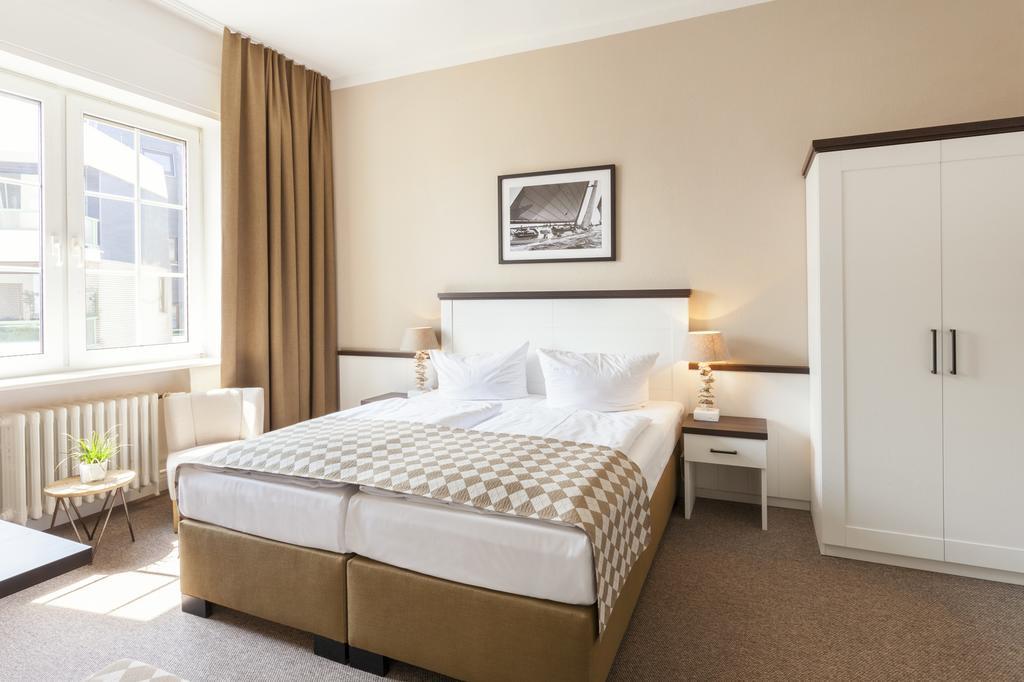 Hotel Strandschloesschen Lübeck Dış mekan fotoğraf