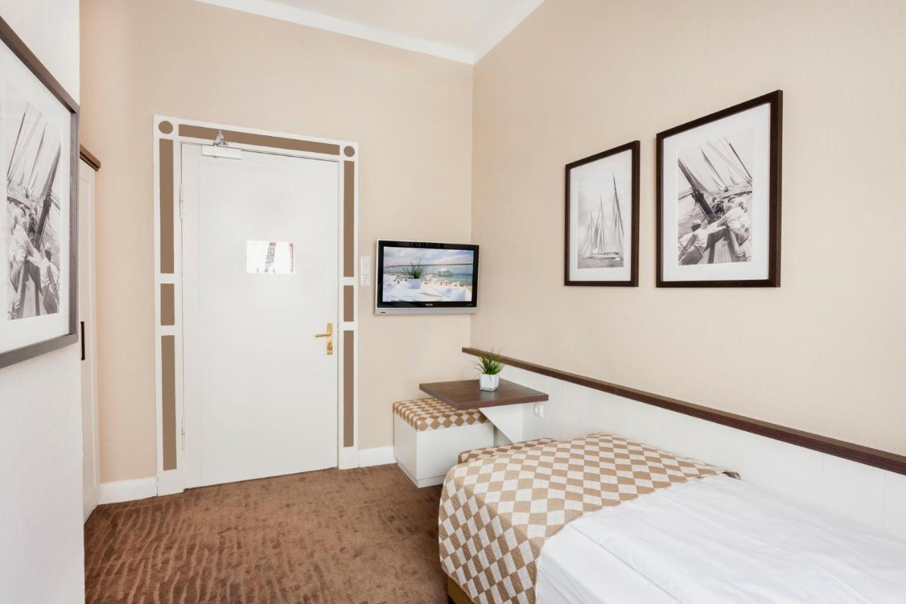Hotel Strandschloesschen Lübeck Dış mekan fotoğraf