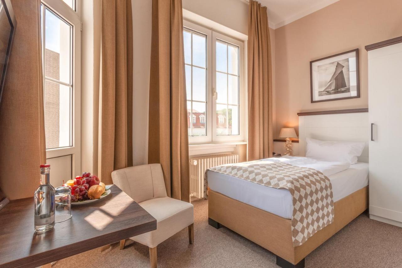 Hotel Strandschloesschen Lübeck Dış mekan fotoğraf